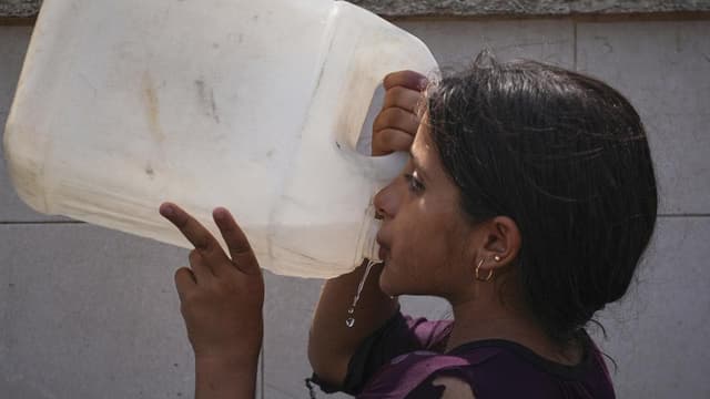 Families in Gaza drink water that makes them sick