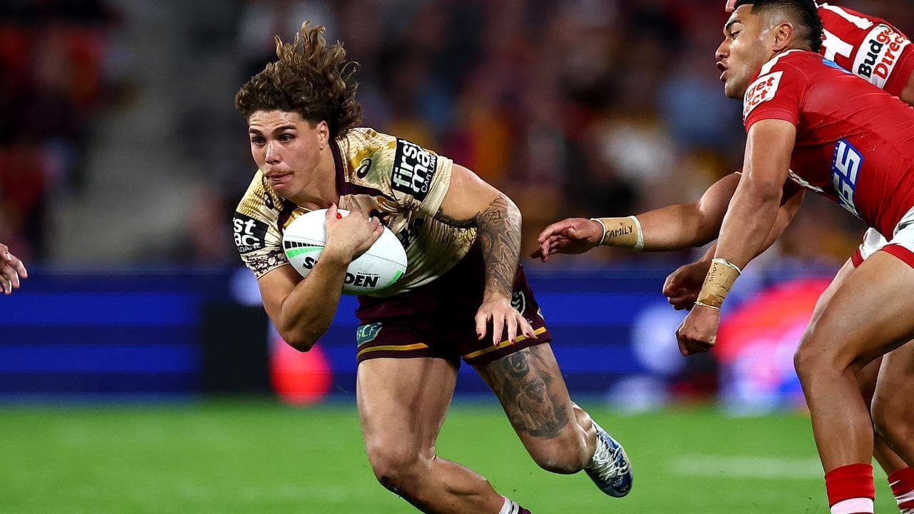 Walsh inspires Broncos comeback to sink Dolphins