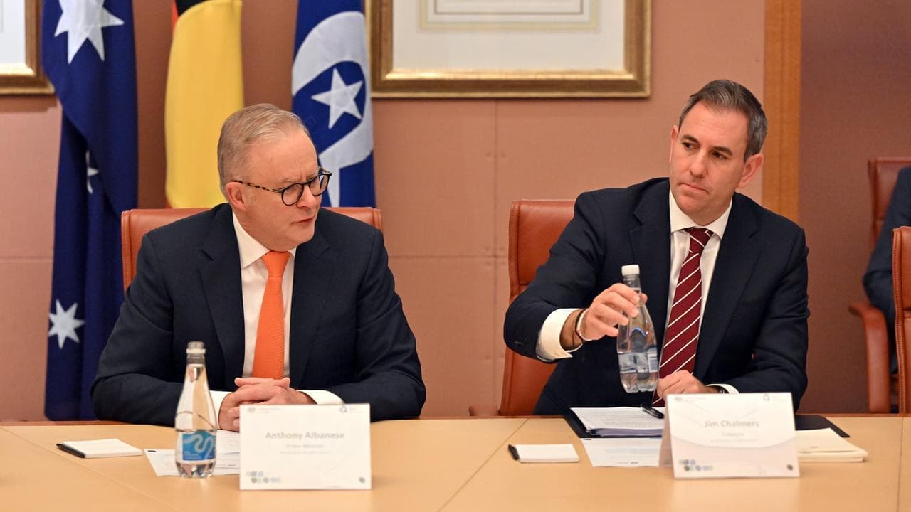 PM kicks off roundtable with call for lasting reform