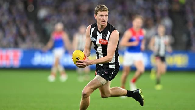 Collingwood flag star calls time on AFL career