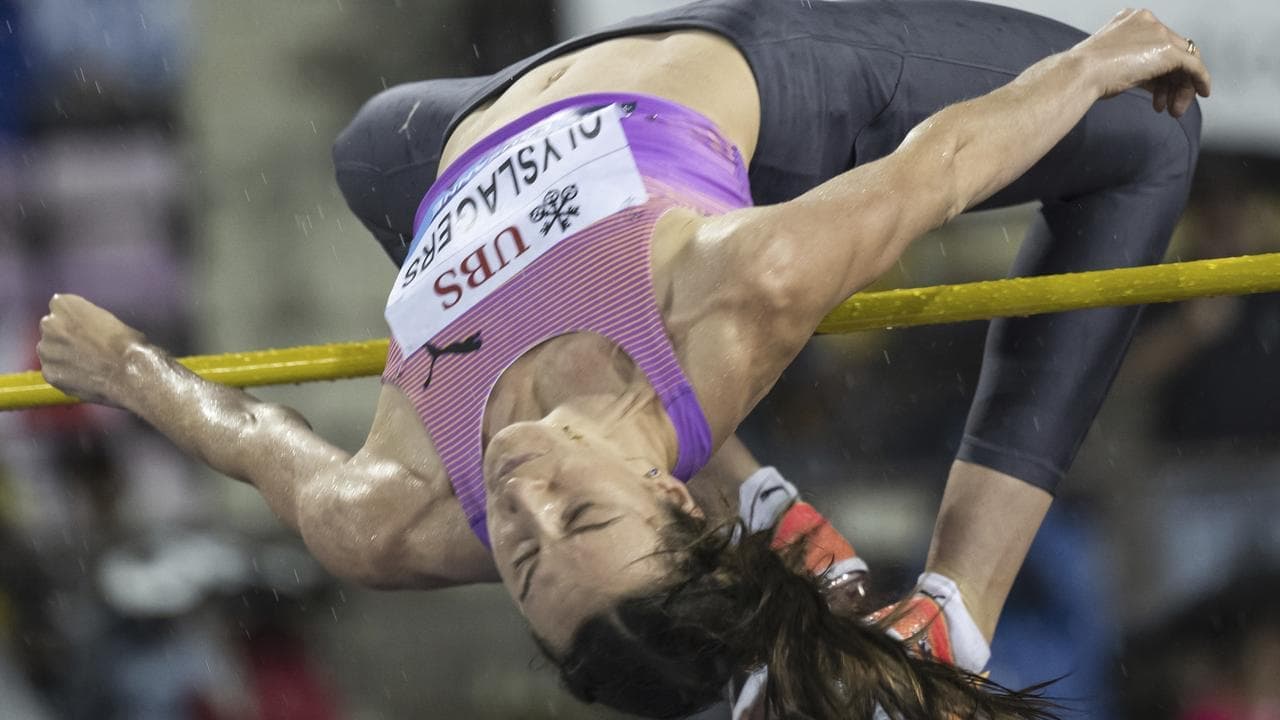 Winging in the rain: Olyslagers splashes to Diamond win