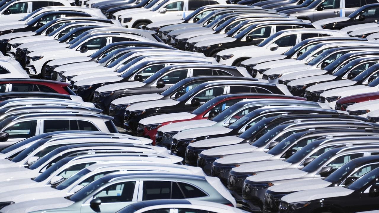 EU pushes for lower US car tariff in trade deal outline