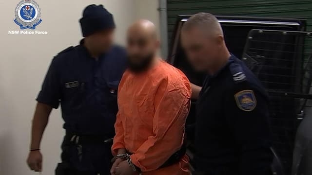 Paranoid killer sorry for shivving notorious crime boss