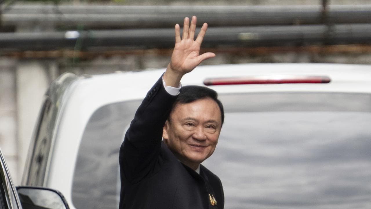 Court clears former Thai PM in royal insult case