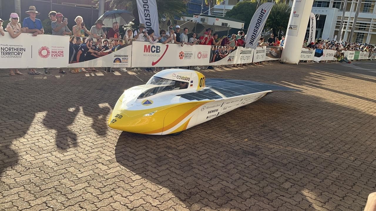 Solar cars head into the outback under the Top End sun
