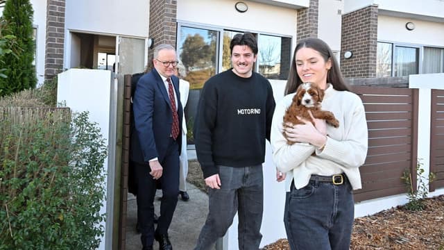 Housing bubble warning as deposit scheme fast-tracked