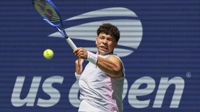 Stars lead way as US men look to break Open drought