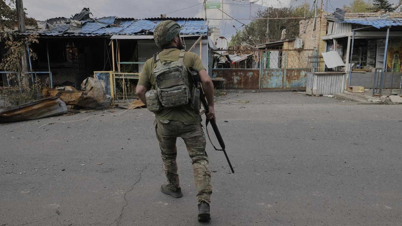 Officials 'working hard' on ending Russia-Ukraine war