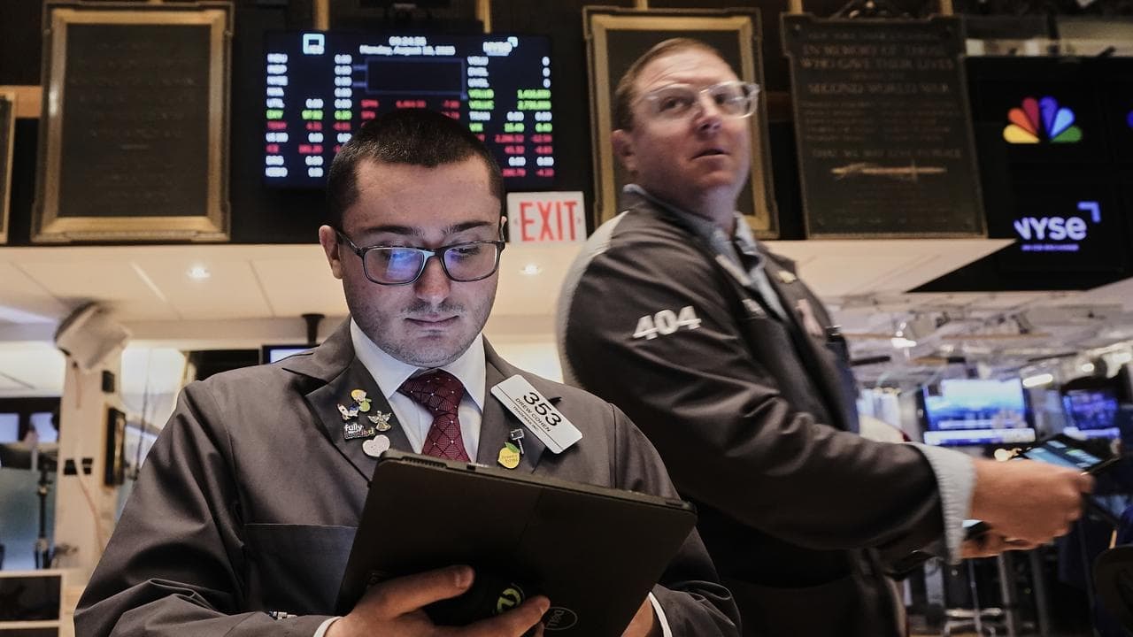 S&P 500 ends higher after Trump attacks Fed