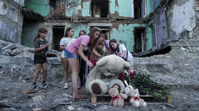 Zelenskiy seeks higher-level talks on Ukraine security