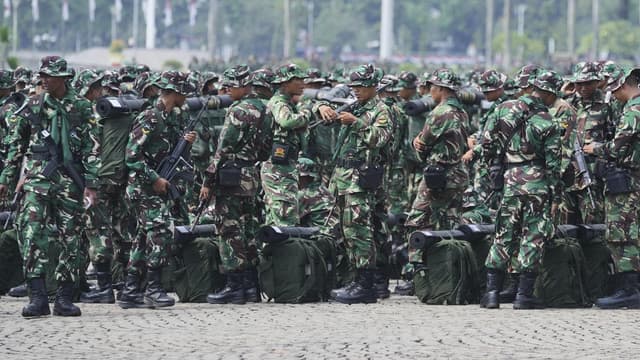 Defiant Indonesian students gather for protests