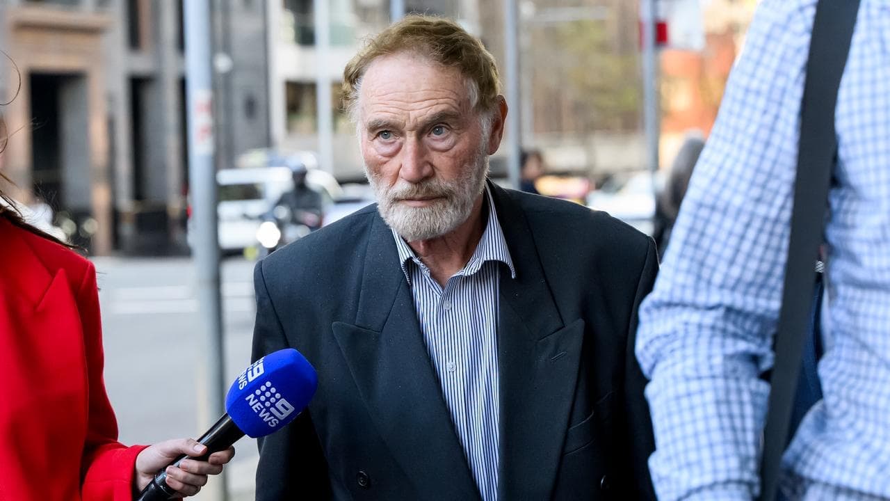 Skydivers snagged mid-air during 'catastrophic' jump