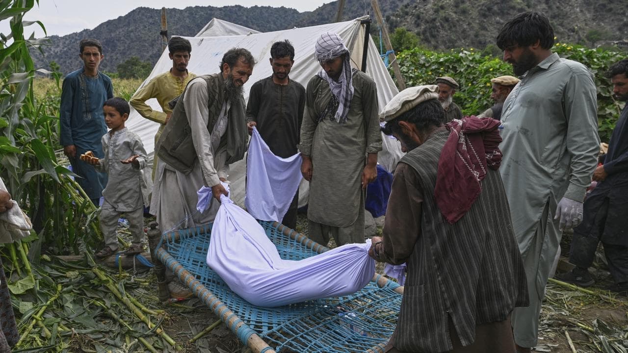 Afghanistan quake toll tops 2200, as aid crunch looms