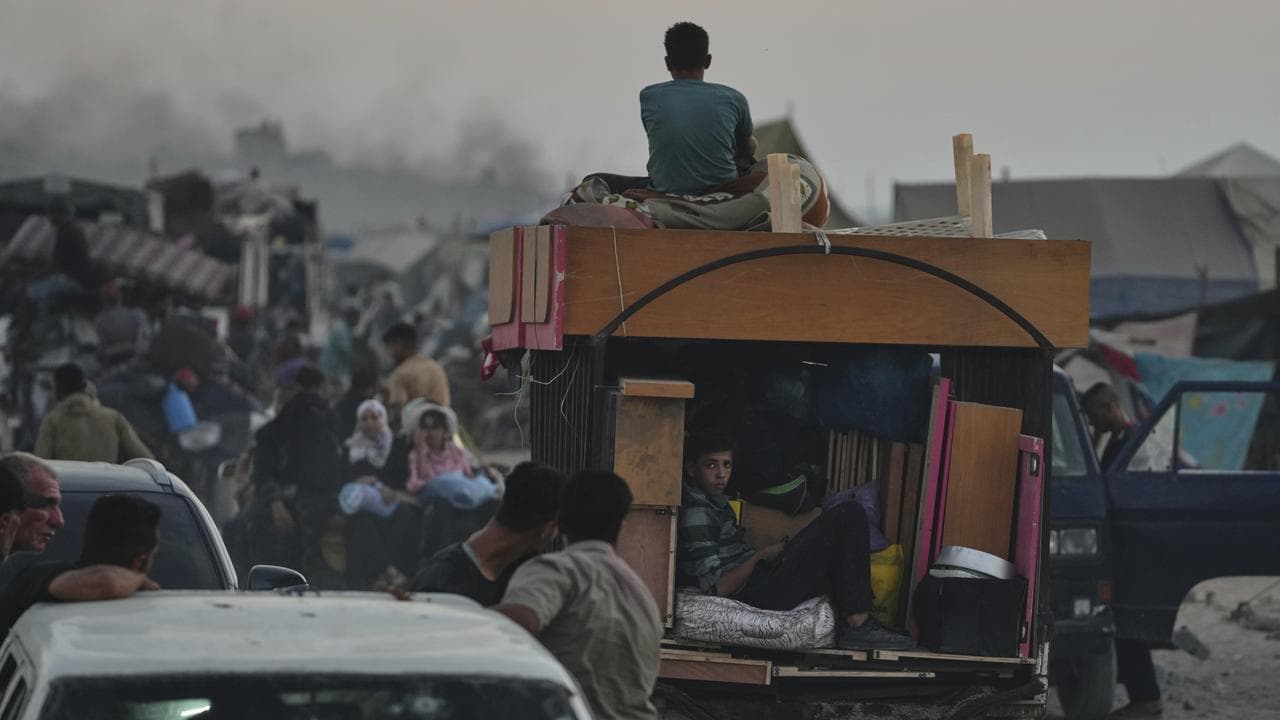 Israeli advance pushes out more people in Gaza City