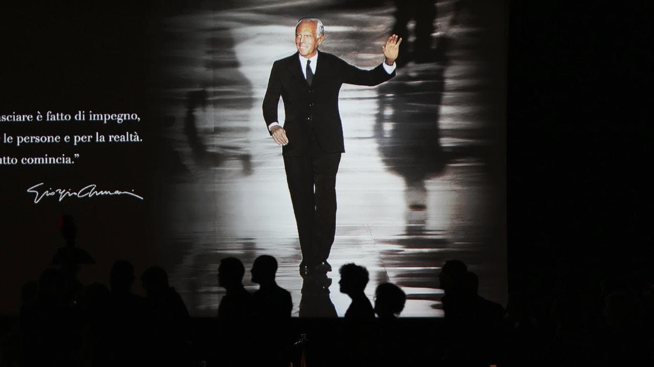 Mourners pay last respects to fashion icon Armani