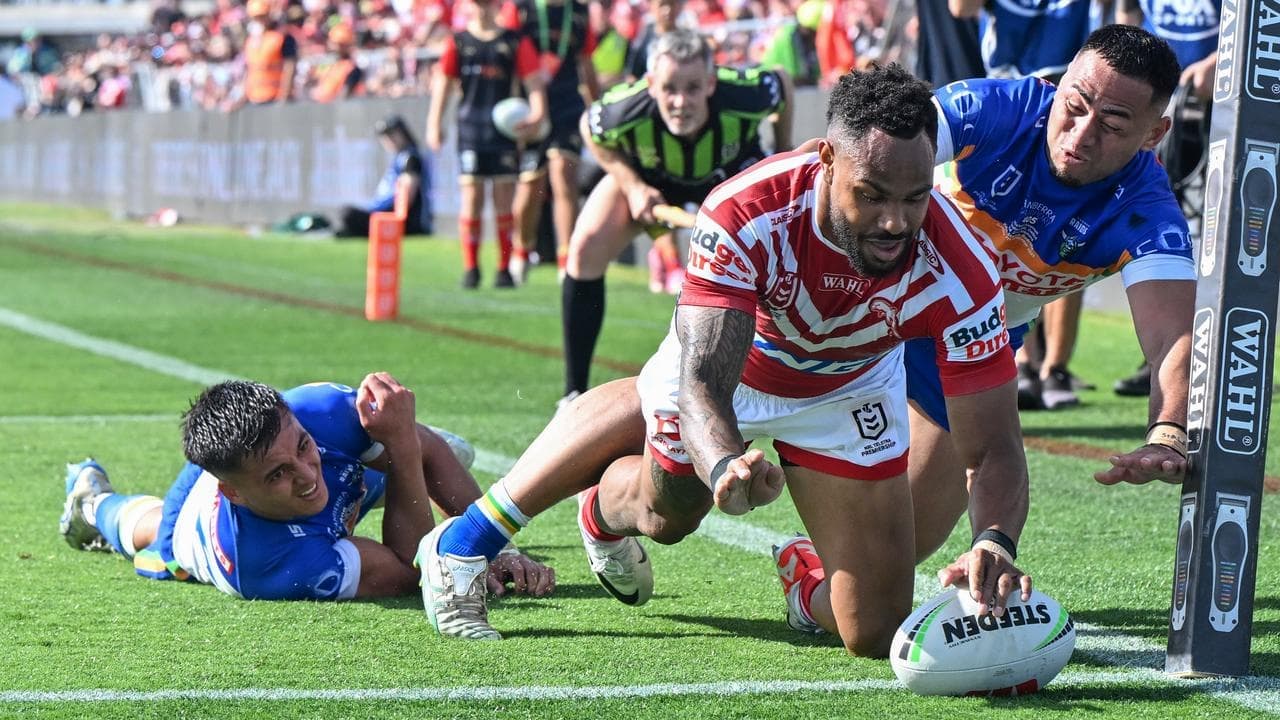 Dolphins secure best-ever season, Hammer injured