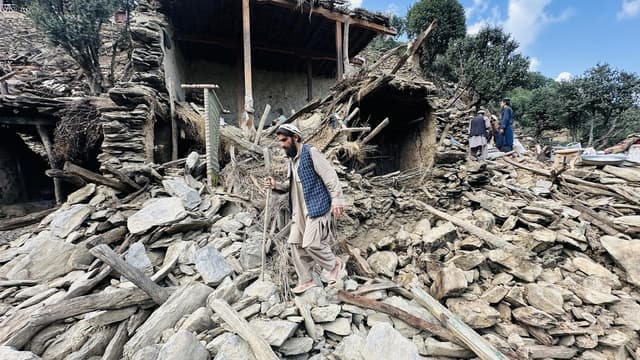 Afghan quake survivors refuse to return to villages