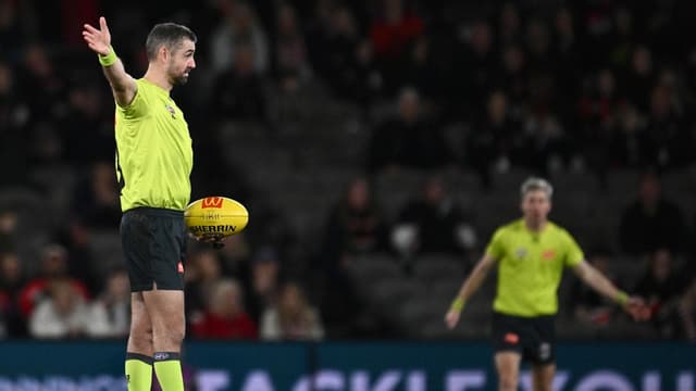 AFL coaches unconvinced on merits of last disposal rule