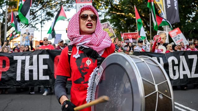 Australia wants peace after Israel's 'criminal assault'