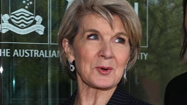 Top uni executives face the music after chief quits