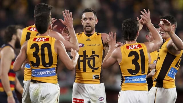 Gunston stars as Hawks stun Crows in semi-final