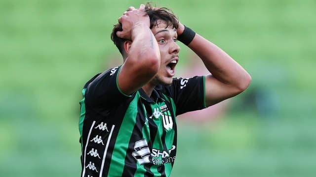 Union's bold salary cap bid for jobless United players