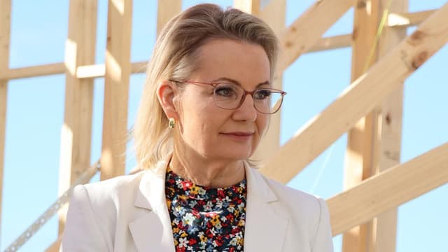 Shadow cabinet reshuffle after outspoken senator sacked