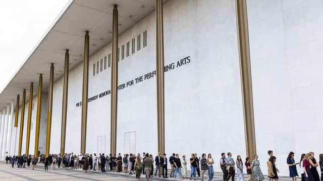 Text, note show Kirk shooter planned attack: FBI