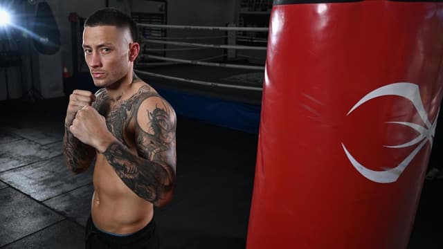 Paro coasts above chaos, ready to make statement