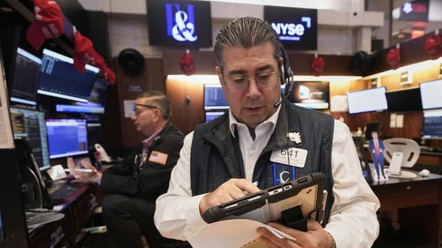 Wall Street ends mixed after Federal Reserve's rate cut