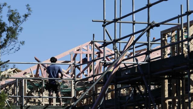 NZ economy shrinks, fuelling bets of steeper rate cuts