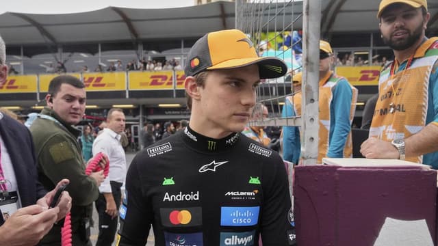 Piastri crashes out in Baku to end calamitous weekend