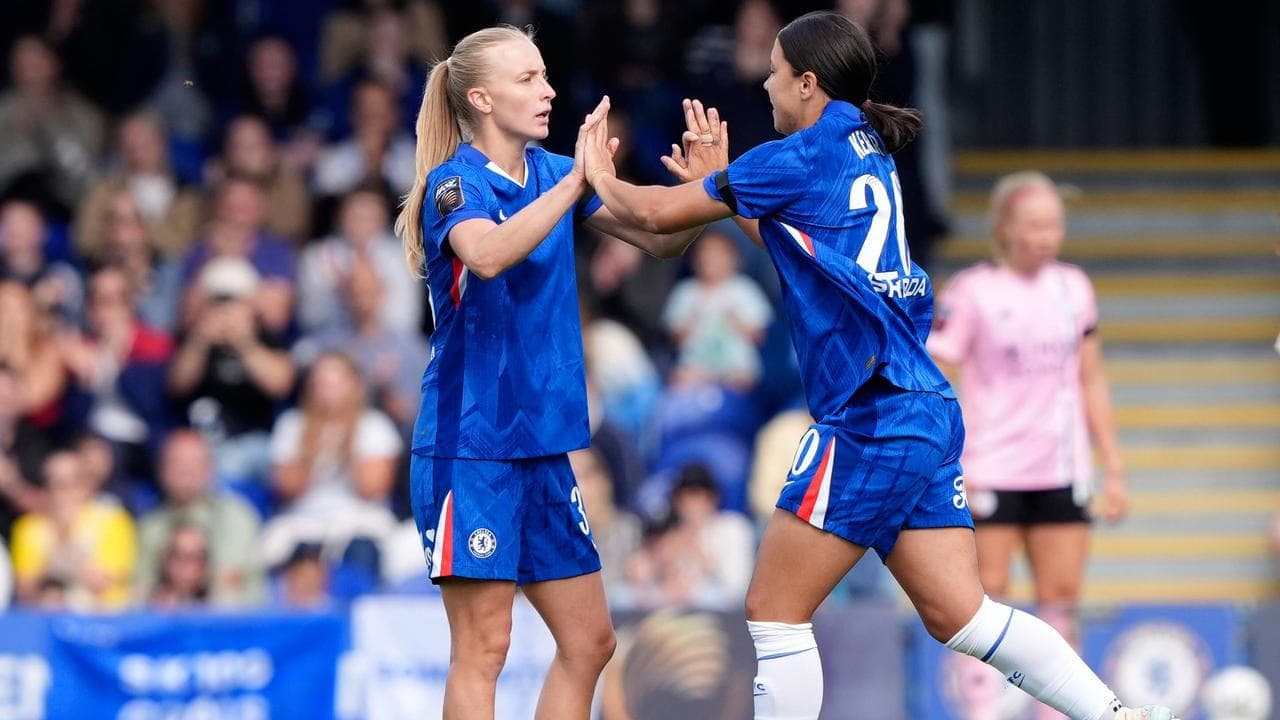 Hero's welcome: Kerr back to Blues' standing ovation