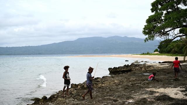 Vanuatu flags China policing deal after Australia snub