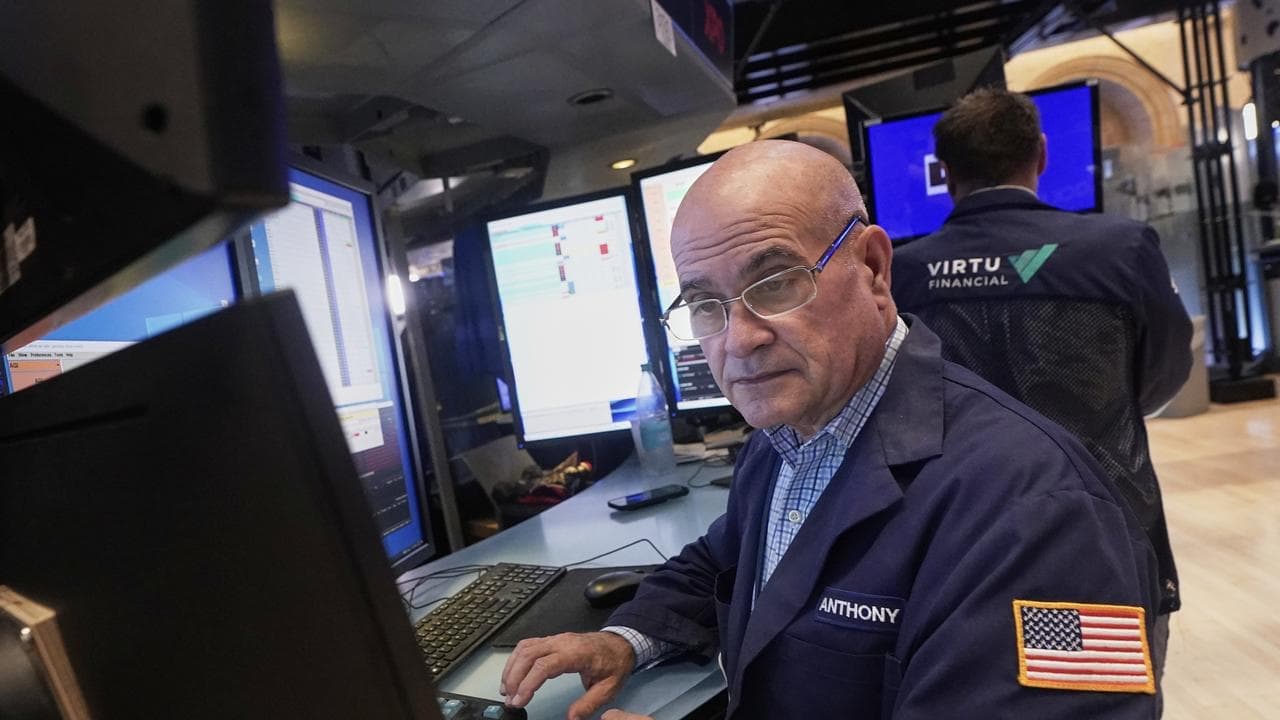 Wall Street ends lower as valuation concerns creep in​