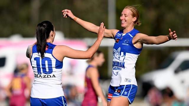 Roos overcome shock start to keep AFLW streak alive