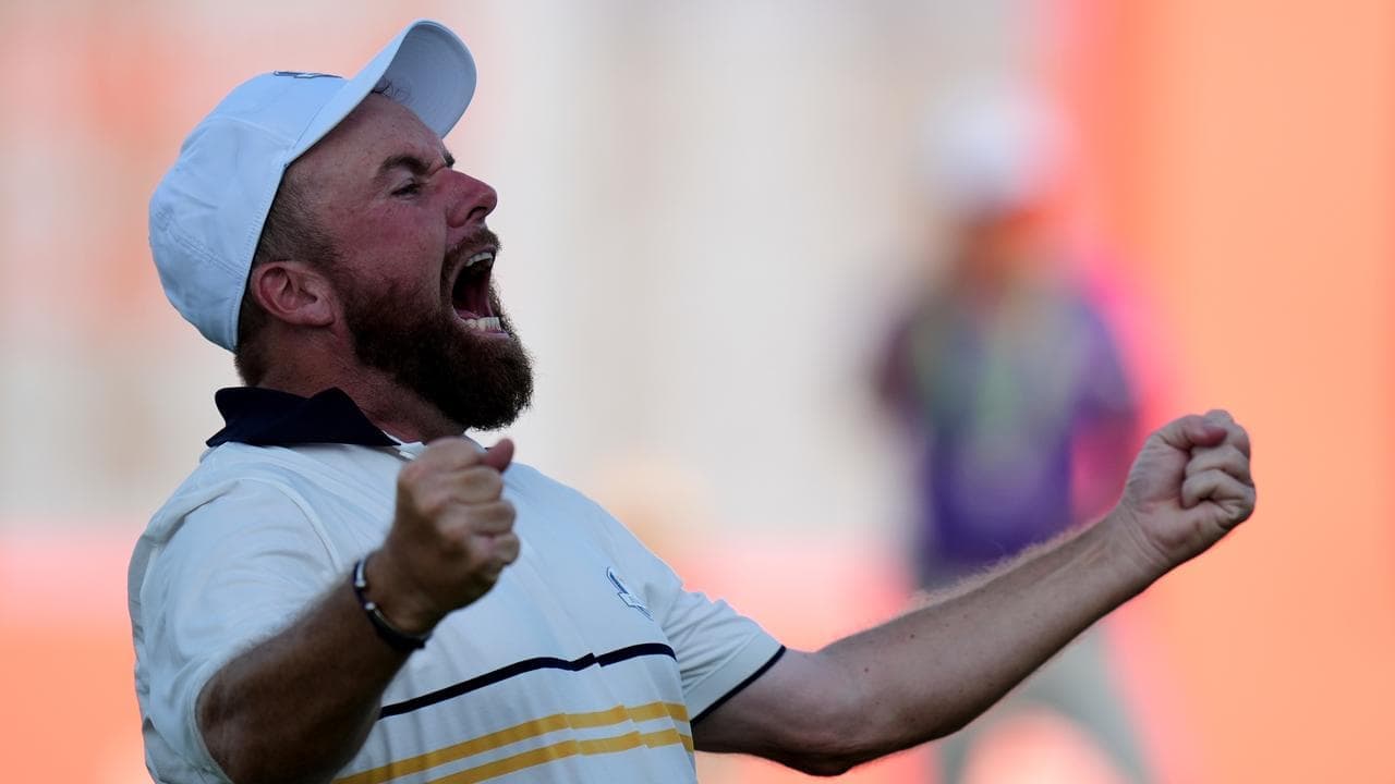 Europe resist US fightback to retain the Ryder Cup