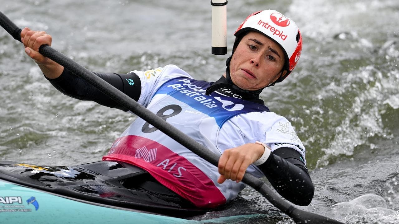 Noemie Fox leads Aussies to kick off slalom worlds