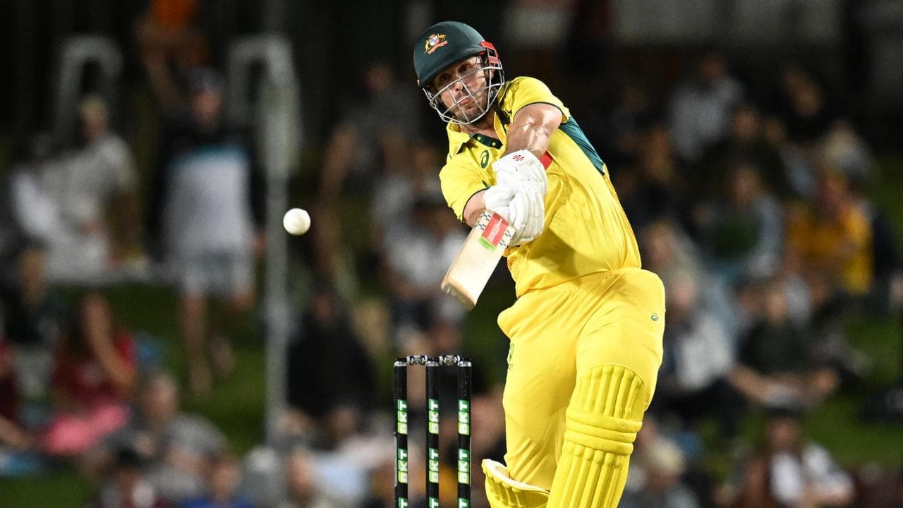 Australia easily beat NZ in T20 despite Robinson ton
