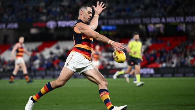 Walker set to stride into his 19th season for Adelaide