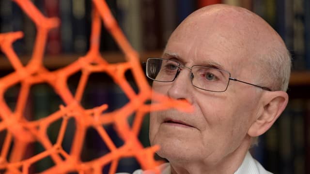 Melbourne professor among Nobel Prize chemistry winners