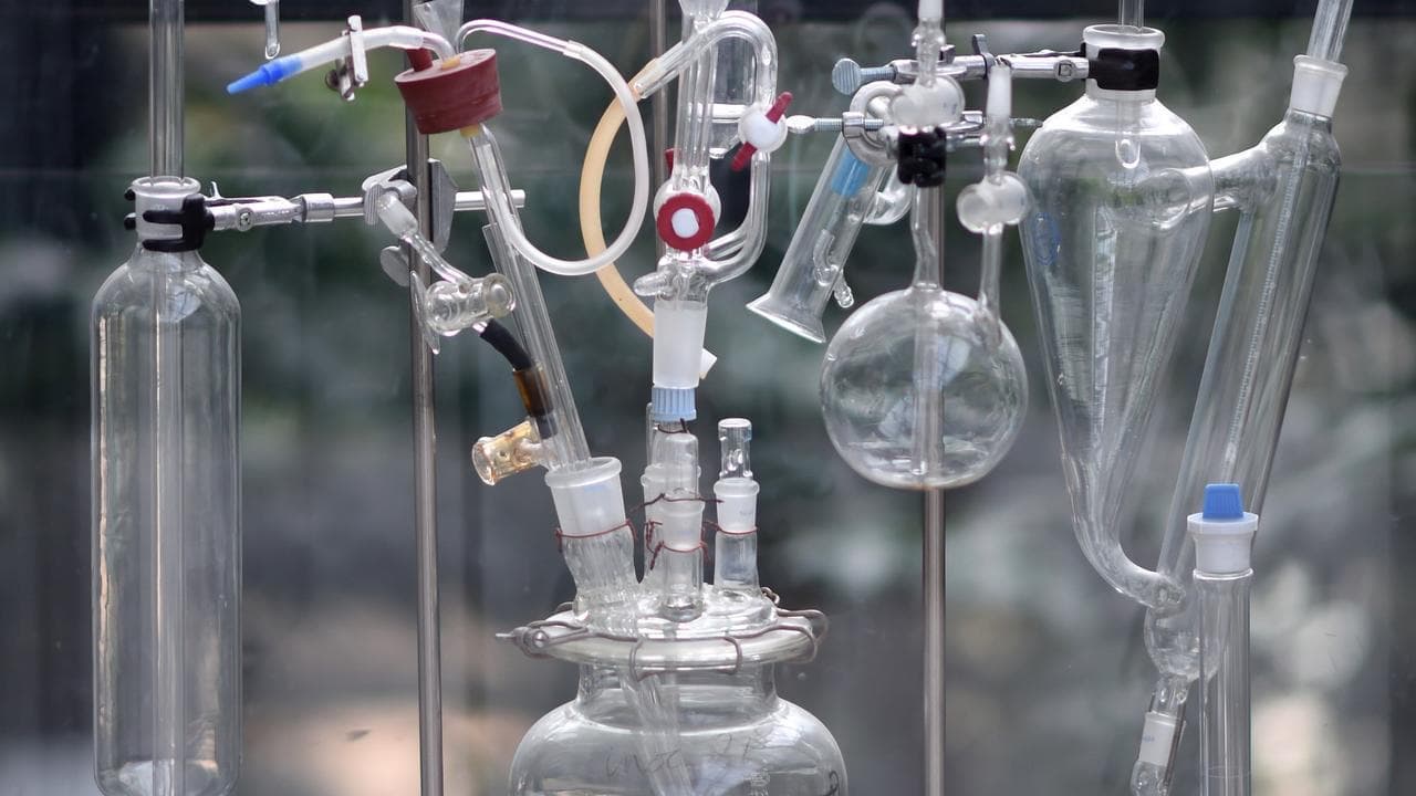 Nobel winning Aussie professor had big chemistry ideas