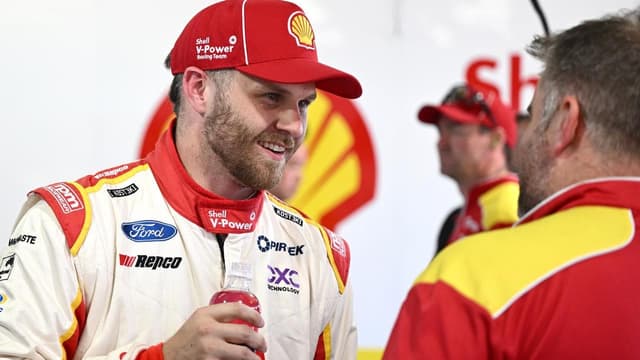 Kostecki sets record to nab Bathurst provisional pole