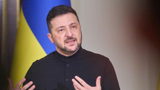 Zelenskiy, Trump talk as Ukraine, Russia launch drones