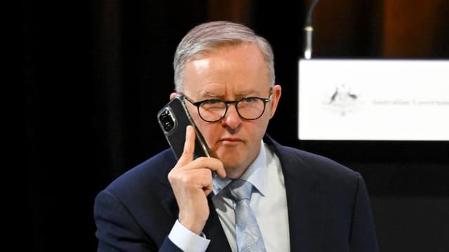 Prime minister's private phone number published online