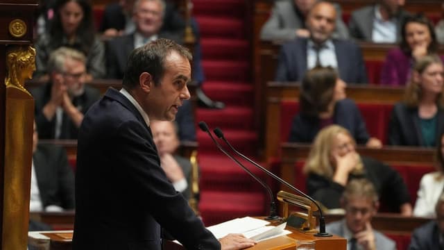 French PM suspends pension reforms plan to push budget