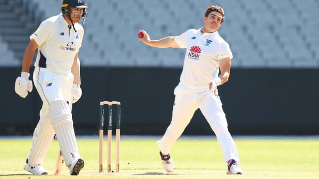 Abbott splits webbing on hand in latest bowling blow