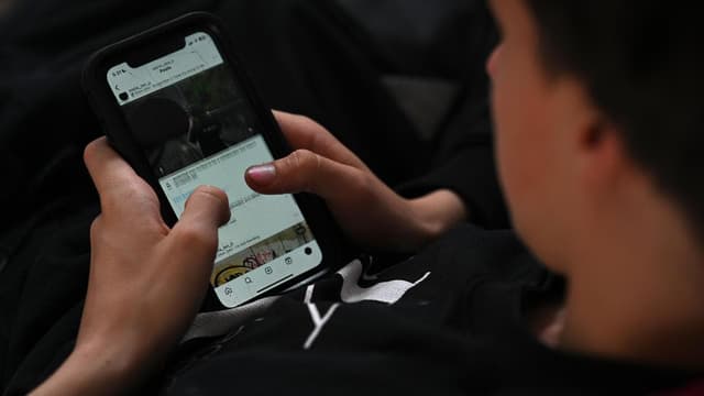 Parents armed with get-ready guides ahead of social ban