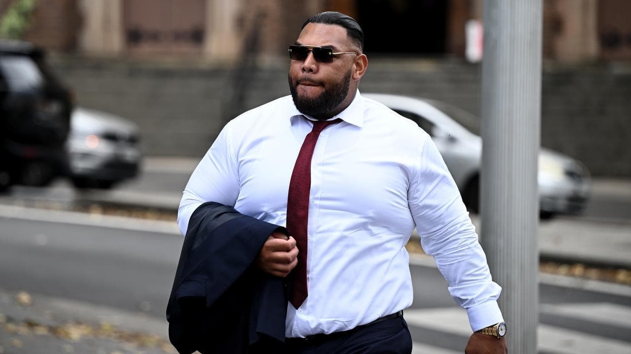 Ex-Test cricketer's drug rip-off assailant apologises