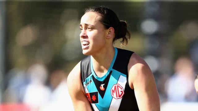 Indy Tahau kicks five as Port stun high-flying Hawks